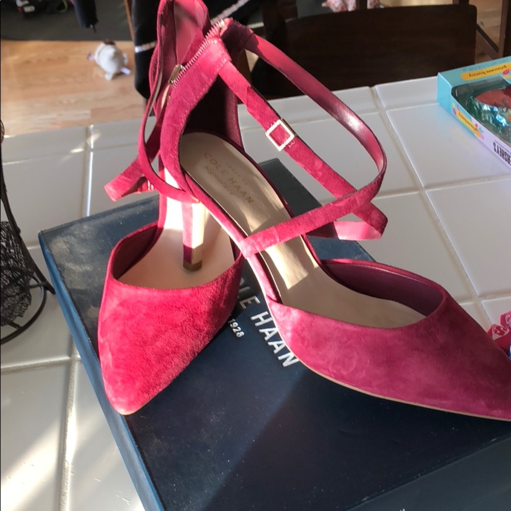 Cole Hana Suede Pumps.. BEAUTIFUL